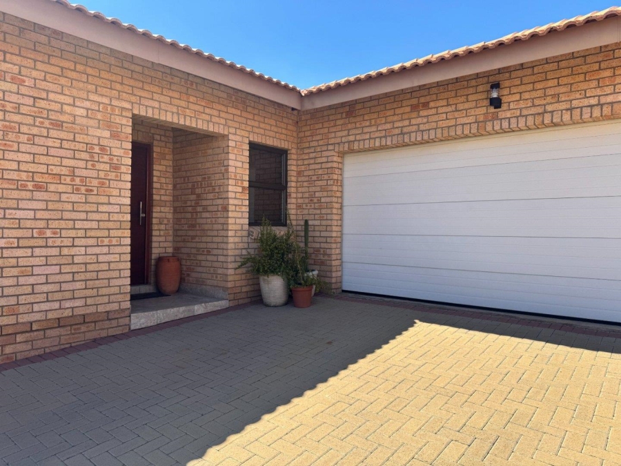 3 Bedroom Property for Sale in Hillcrest Northern Cape